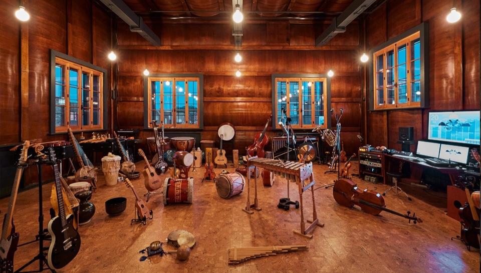 Instruments & Live Room at LaHacienda Creative (Brian D’Oliveira’s Montreal studio)